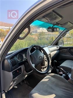 تۆیۆتا لاند کروزەر